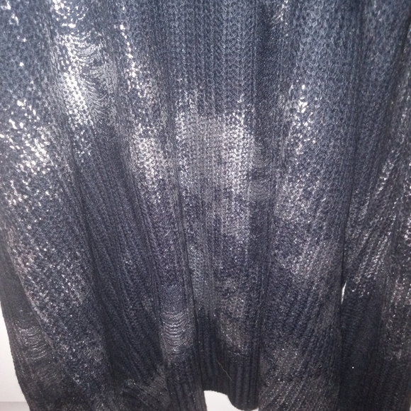 Love More Black/Silver Sweater Open Shoulder Size Large NWOT - Picture 4 of 7